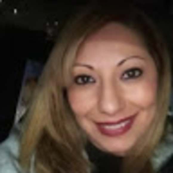 Meet your Posher, Laura - Picture 1 of 1